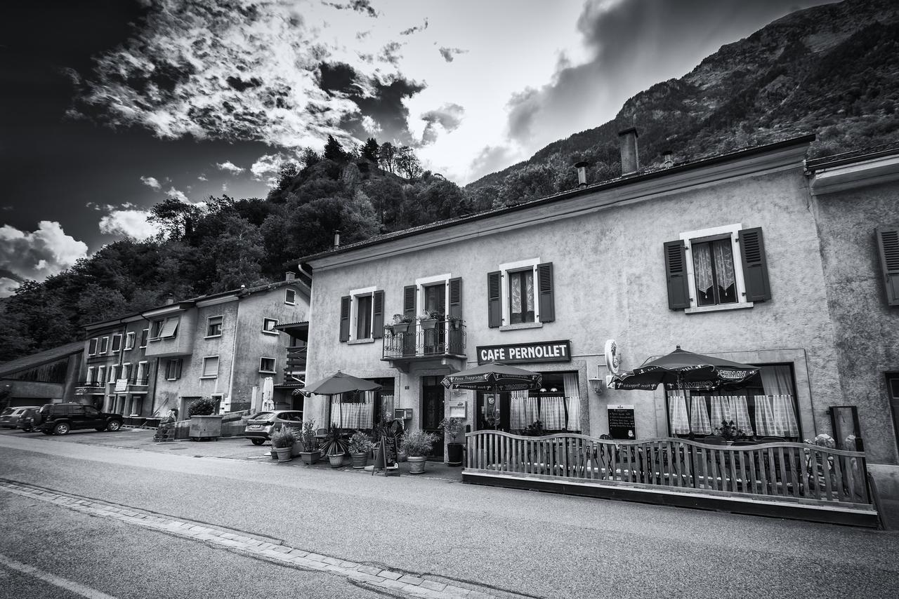 Evionnaz B&B Restaurant Le Pernollet מראה חיצוני תמונה