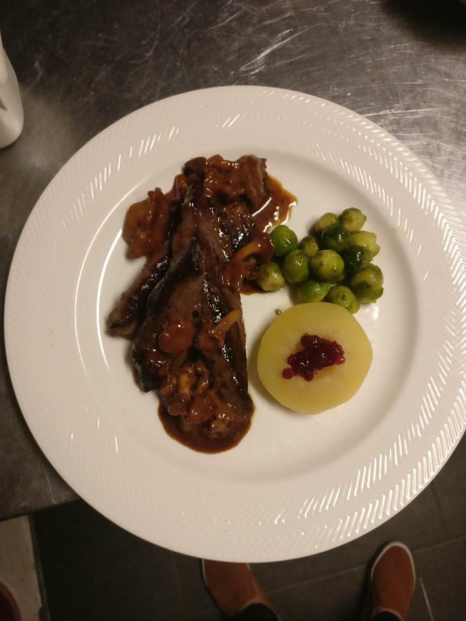 Evionnaz B&B Restaurant Le Pernollet מראה חיצוני תמונה